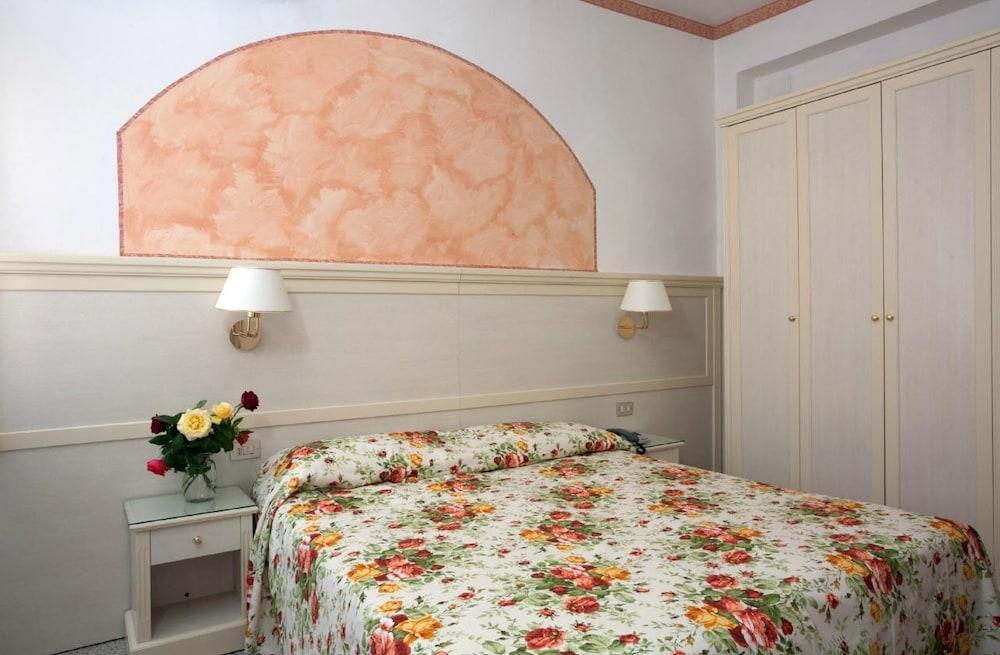 Hotel Arcade Rimini Ngoại thất bức ảnh