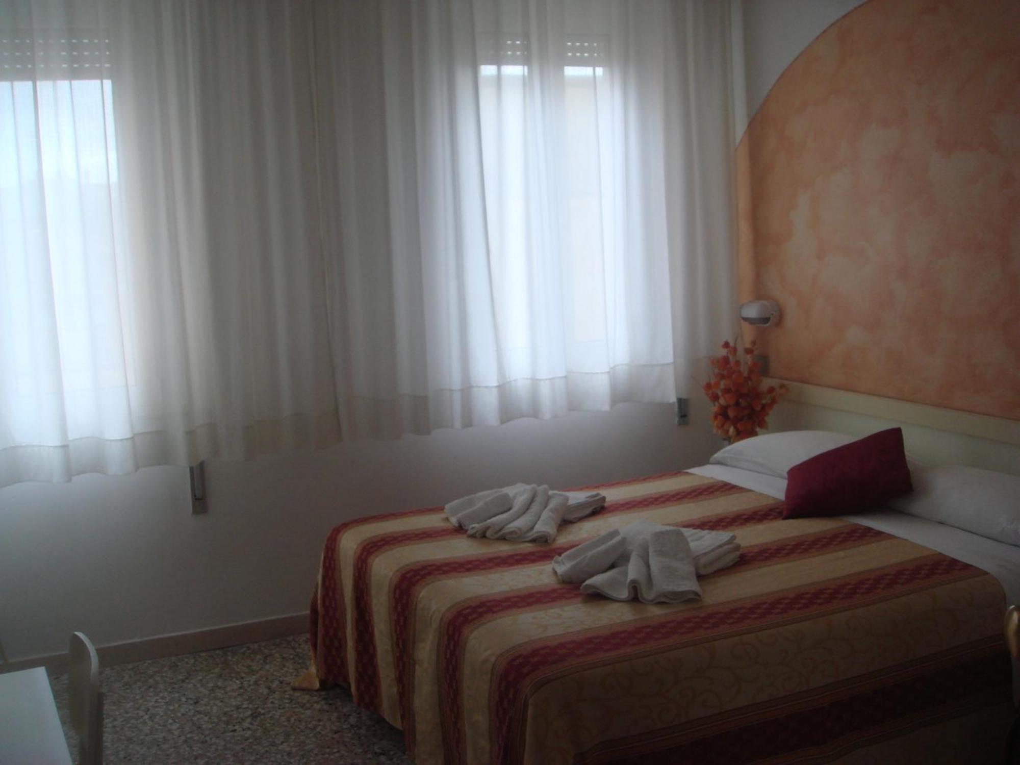 Hotel Arcade Rimini Ngoại thất bức ảnh