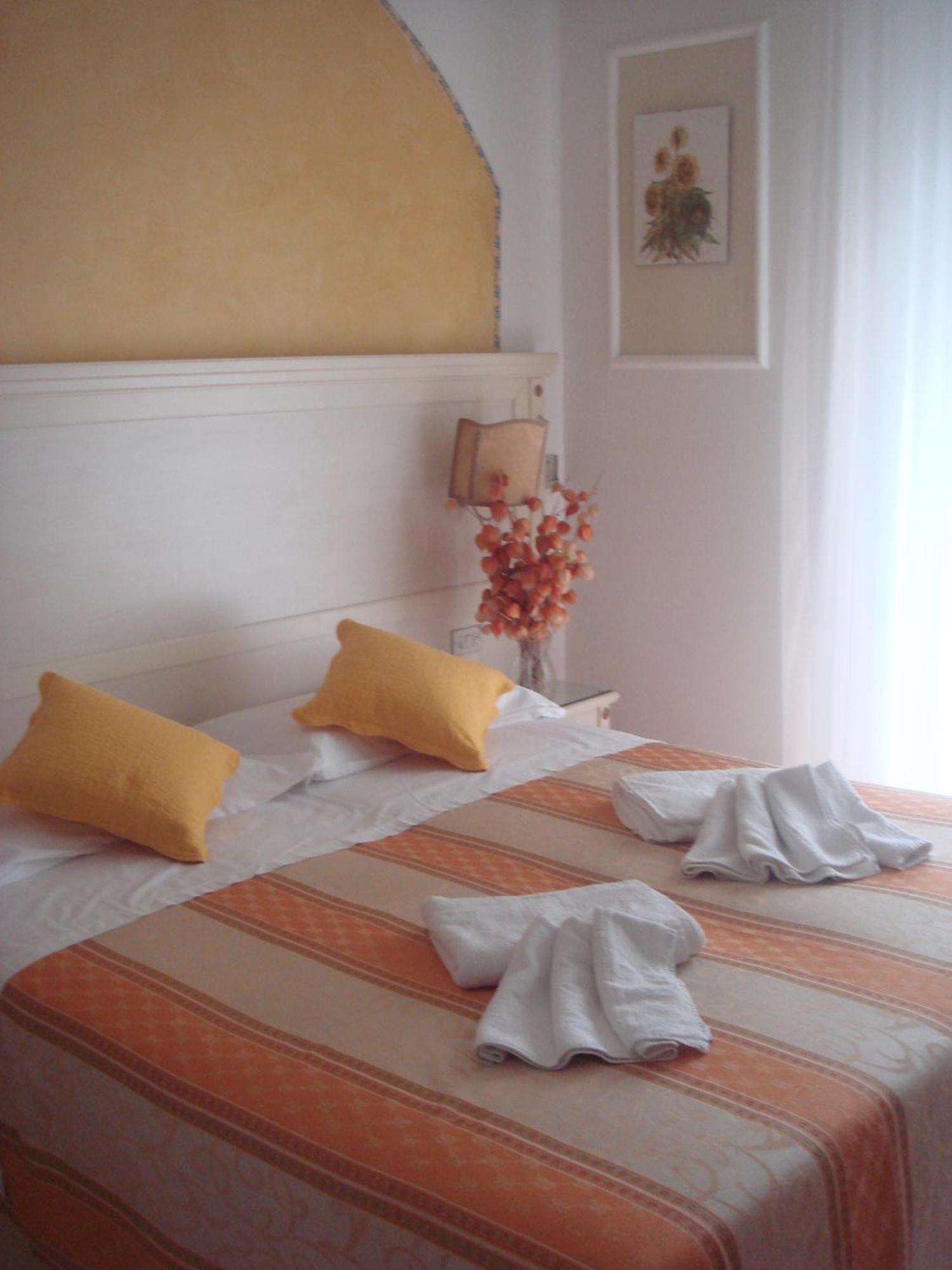Hotel Arcade Rimini Ngoại thất bức ảnh